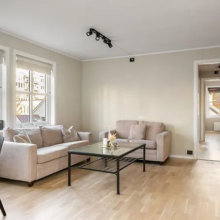 Modern In The Heart Of Lägenhet